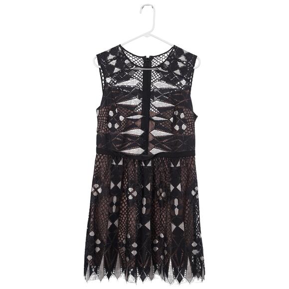 NWT BCBGMAXAZRIA Kailey Dress 12 Black Lace Mesh Fit & Flare Sleeveless - Picture 4 of 11